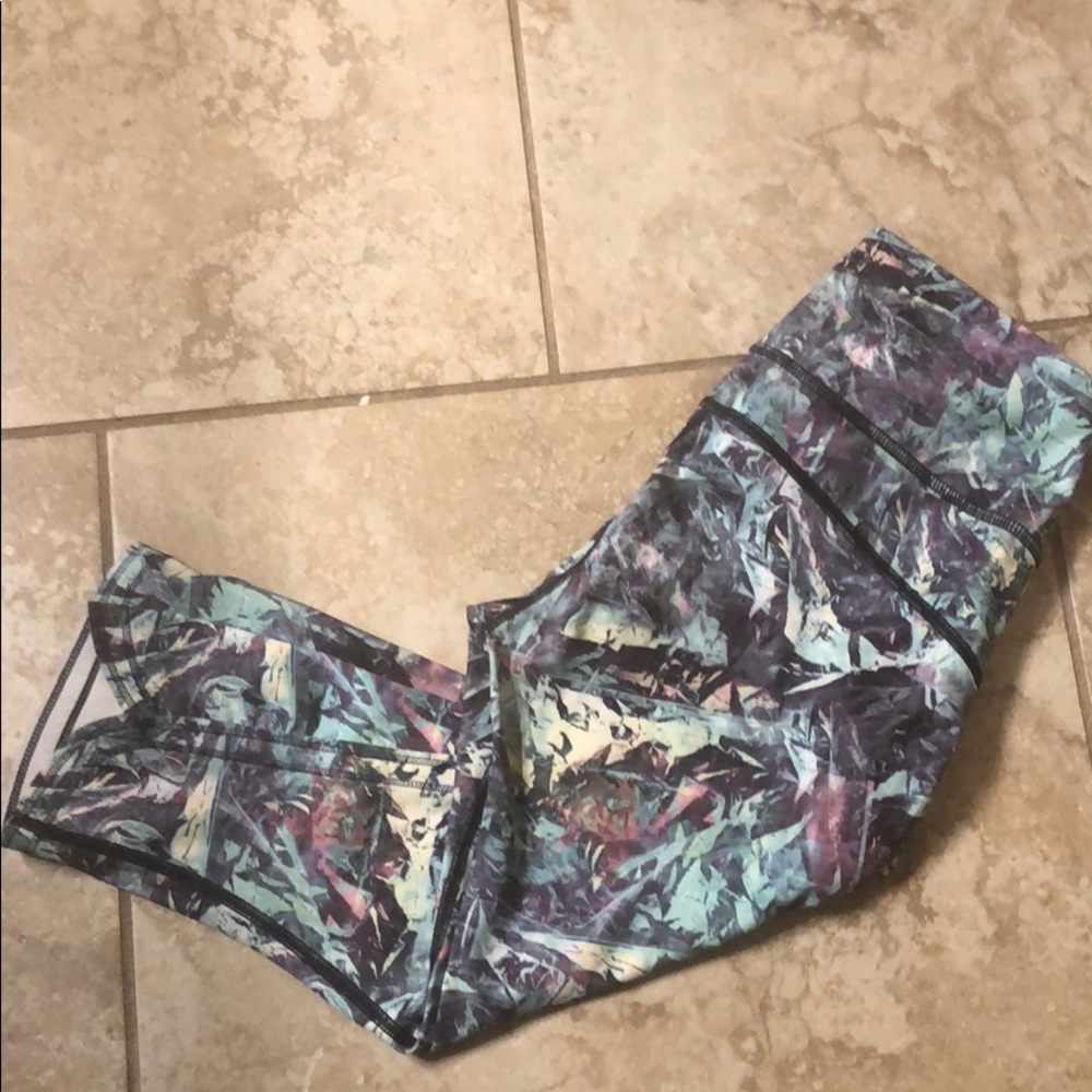 Lululemon crops! Size 4.